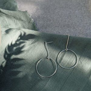 silver circle earrings product image